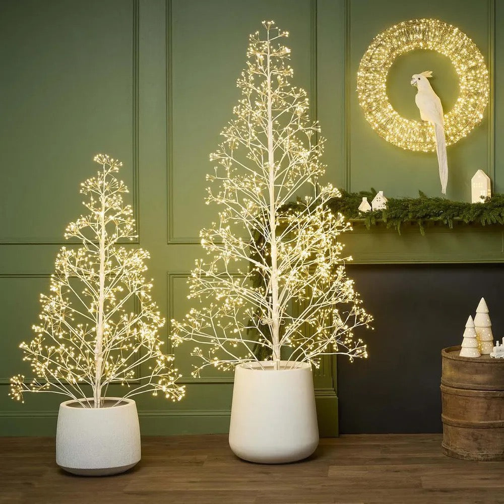 Light Up Christmas Trees & Wreaths