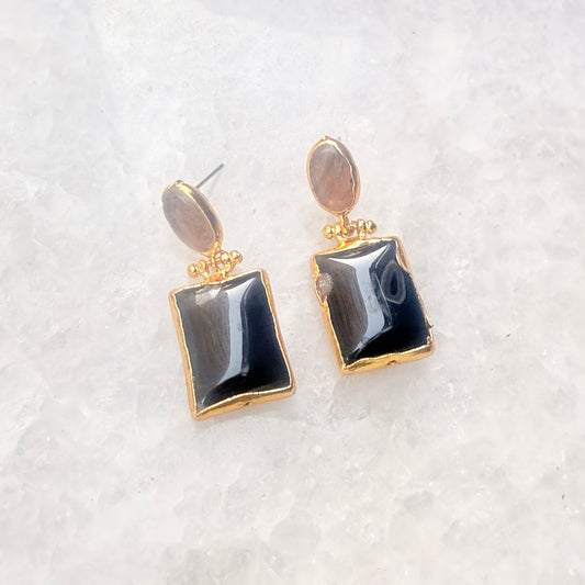 Must stone drop earring