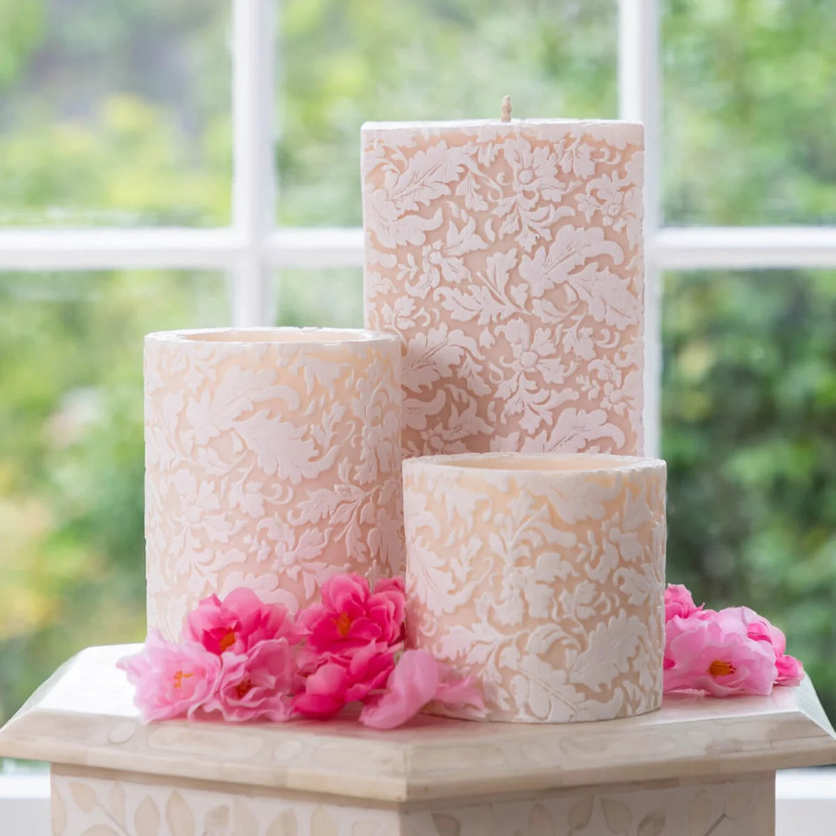 Damask 10" square pillar ivory & white