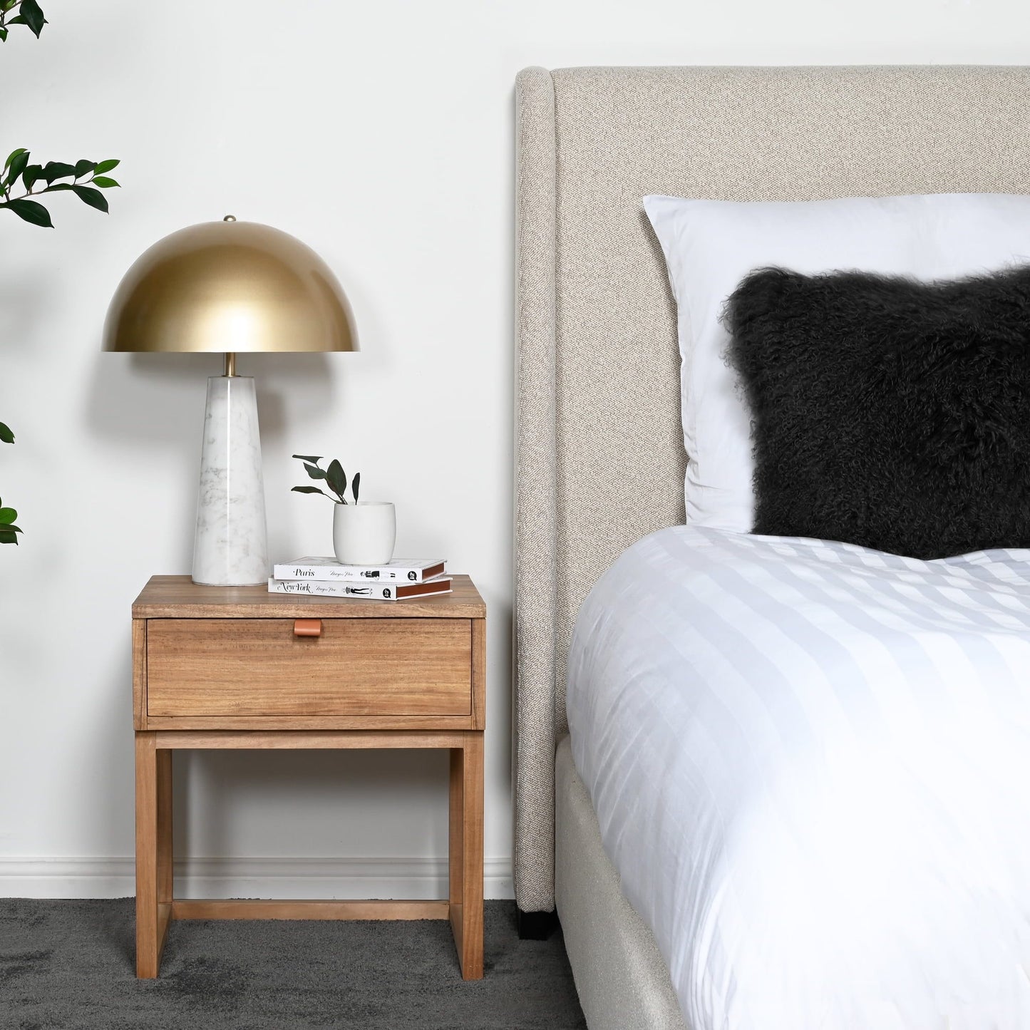 BLACK TIBETAN FUR CUSHIO