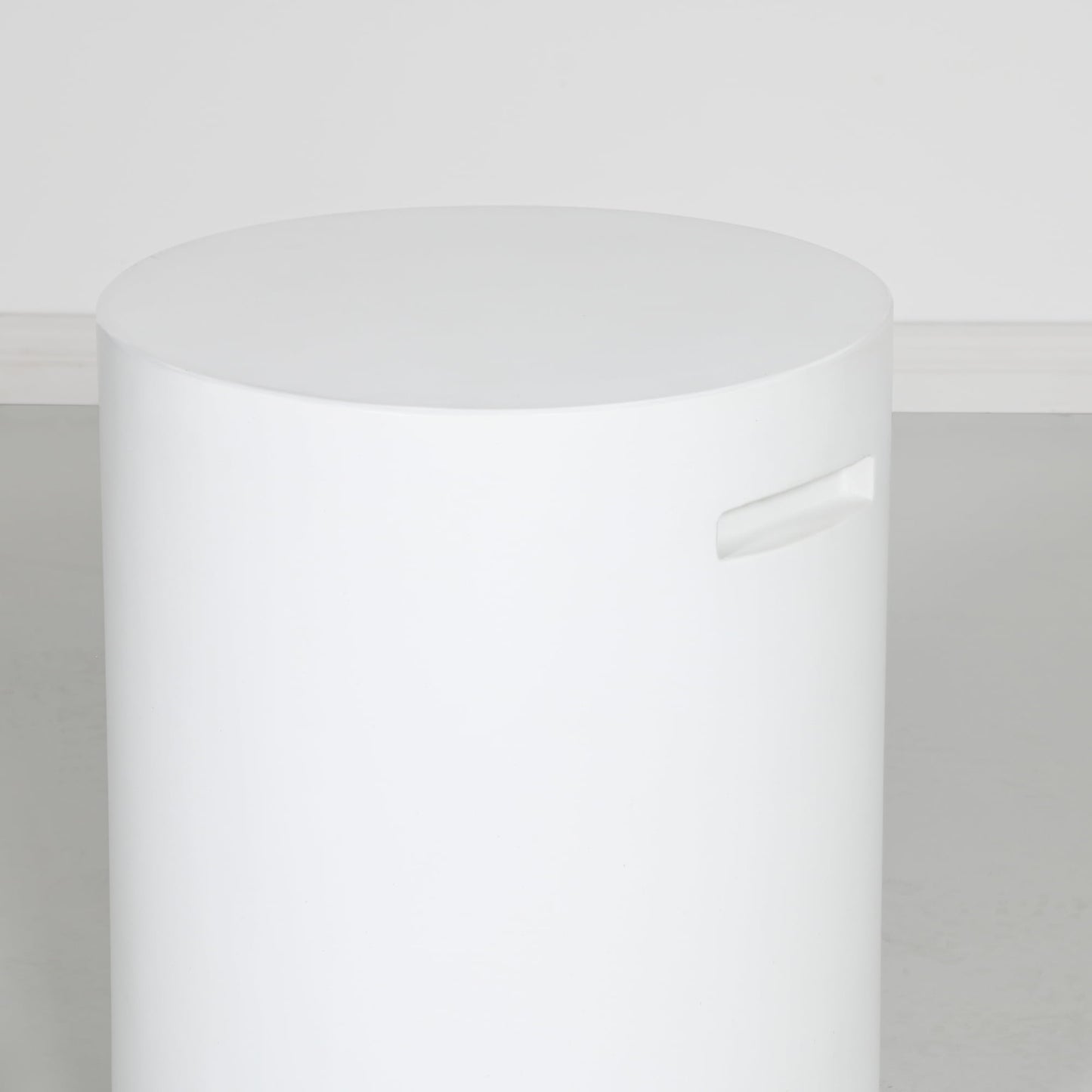 CLIFTON ROUND STOOL – WHITE