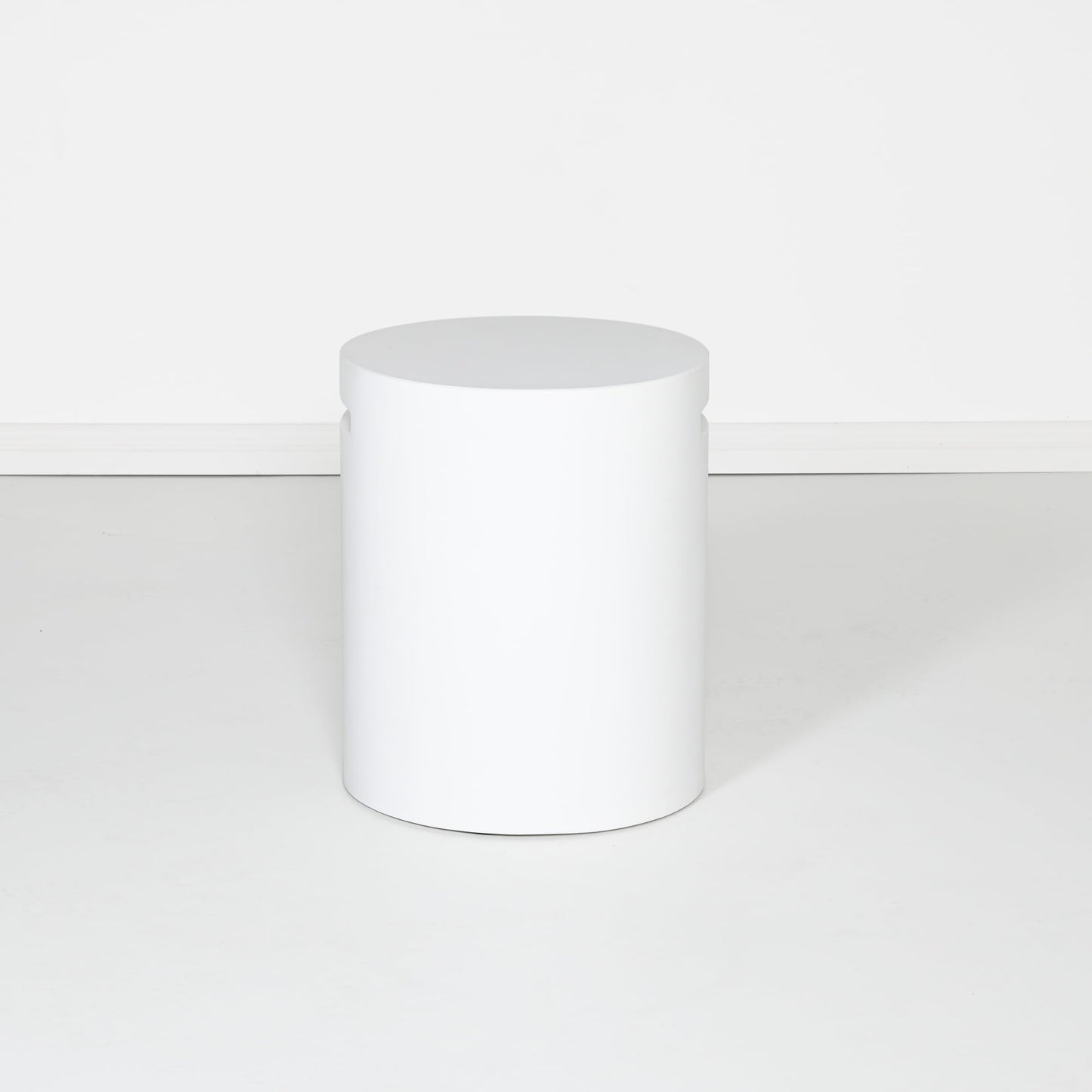 CLIFTON ROUND STOOL – WHITE