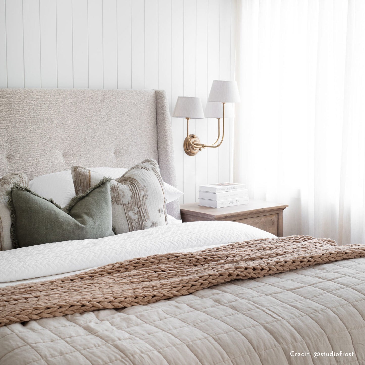 DORIAN – FULL BED – OATMEAL - KING