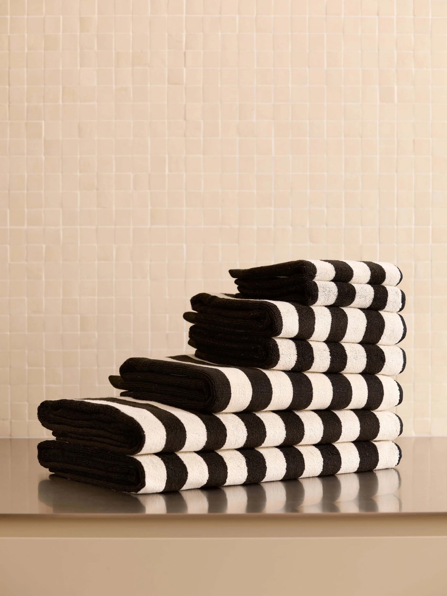 Raye Noir Towels Black and White - Hand Towel