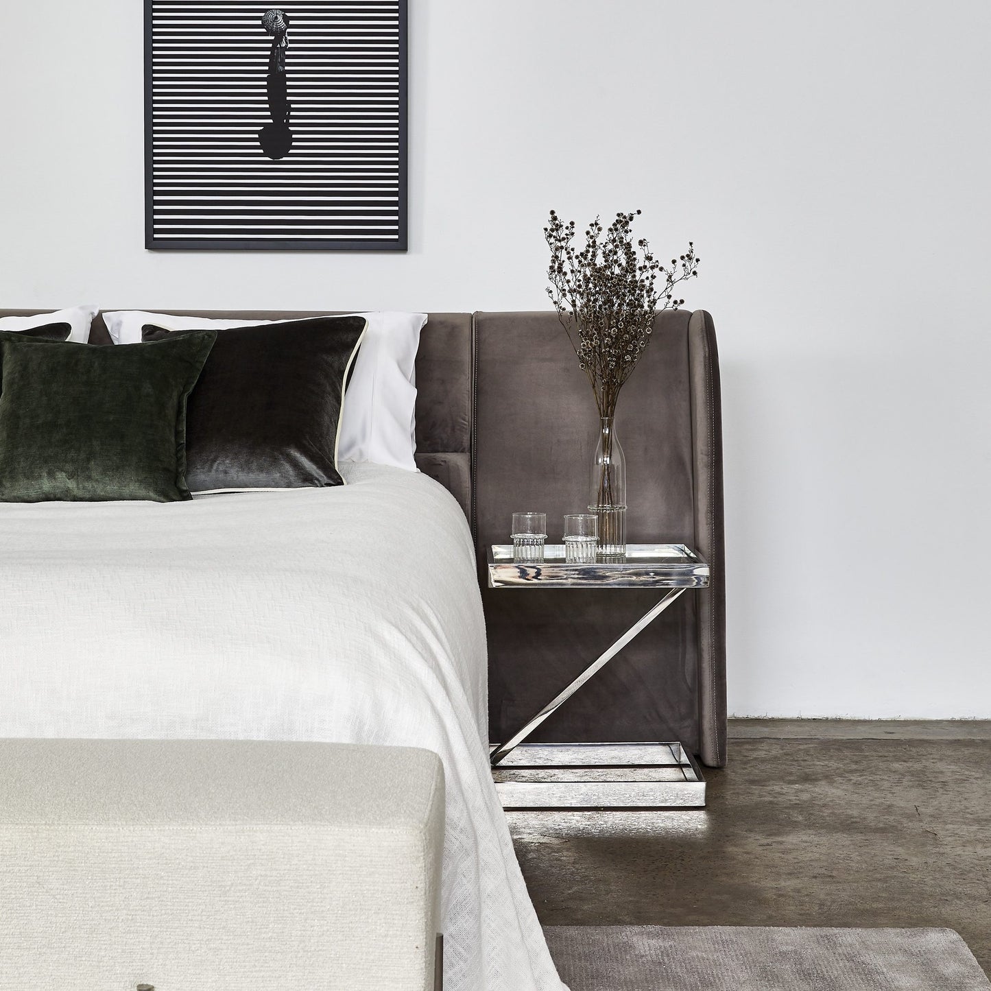 MANHATTAN SIDE TABLE – CLEAR GLASS