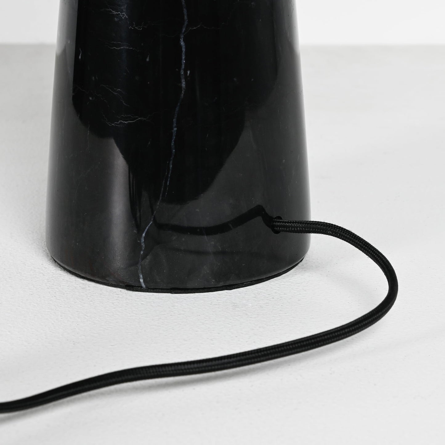 MILA TABLE LAMP – BLACK MARBLE – GOLD SHADE
