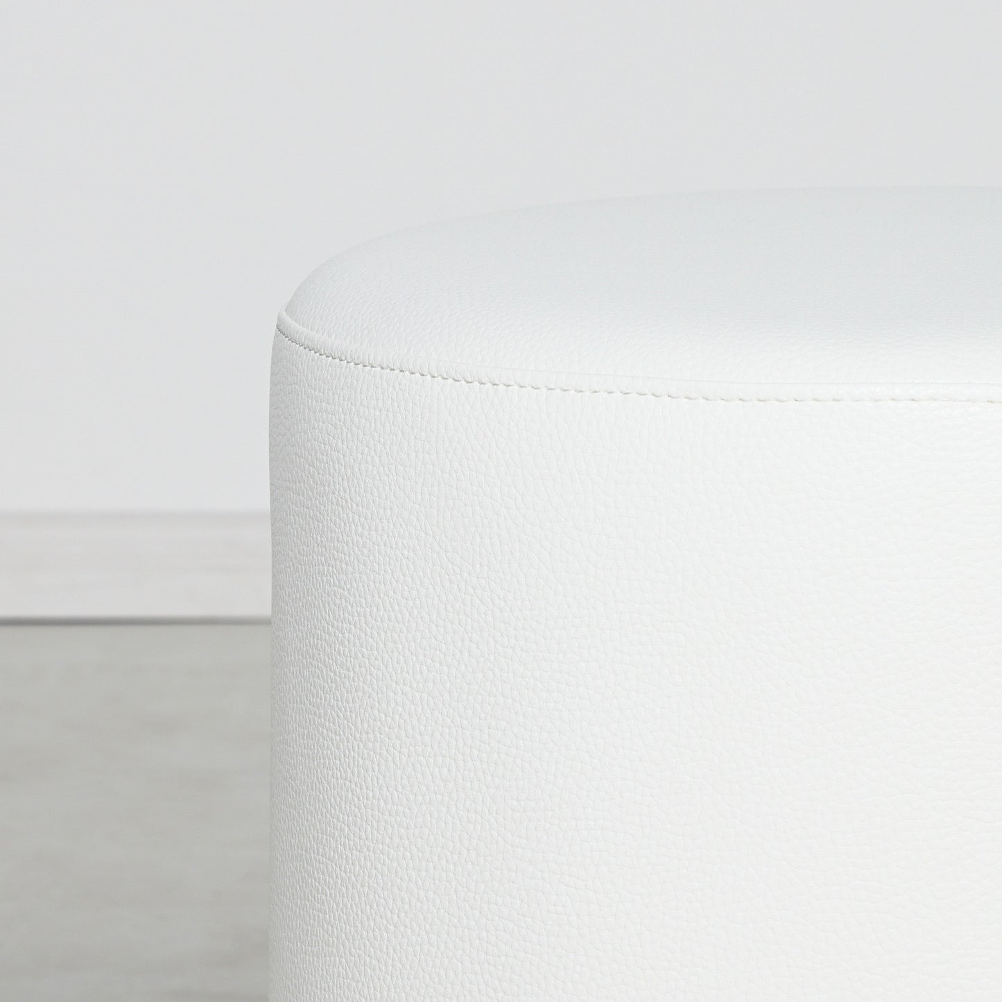 MILAN RECYCLED LEATHER OTTOMAN SMALL – FOX WHITE