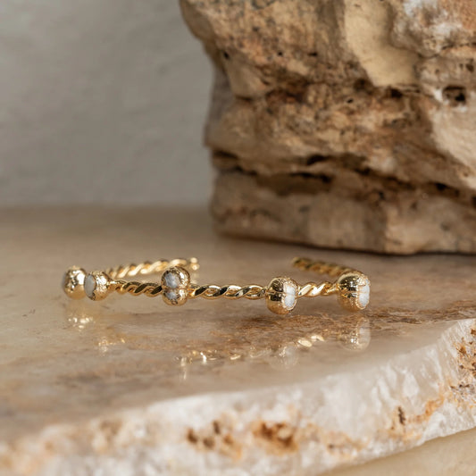 EPONI PEARL CUFF BRACELET