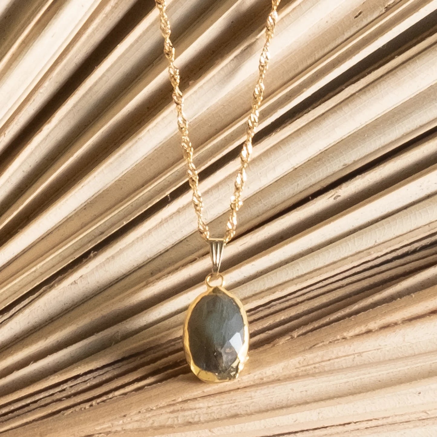 ADARA STONE NECKLACE - GOLD PLATED