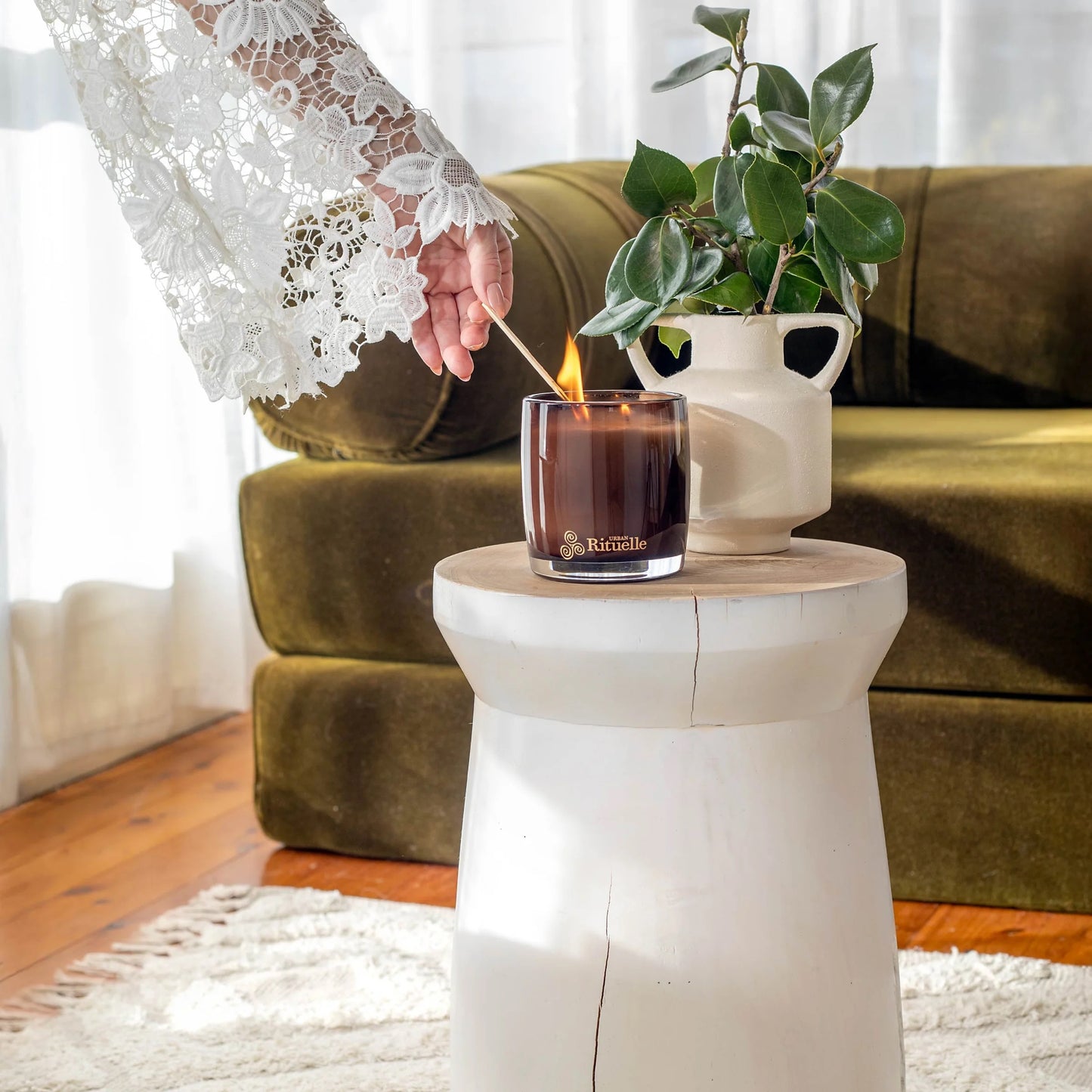 Nectarine, Honey Blossom, Bergamot, Vetiver Scented Soy Candle | 400gm