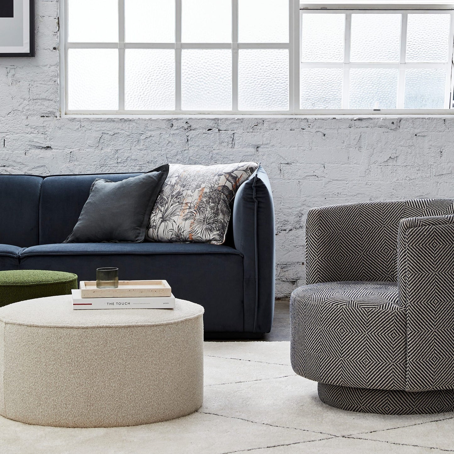 BELAMY PIPED OTTOMAN – OATMEAL – LARGE ROUND